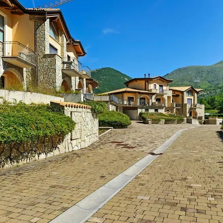 Splendid Holiday In With Terrace Casa vacanze